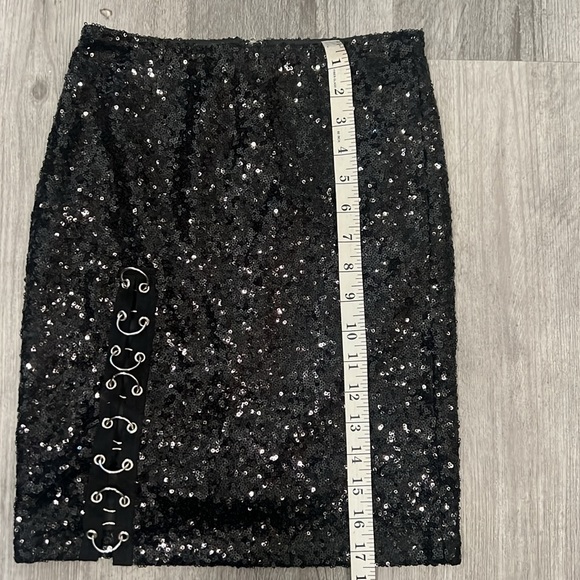 Rehab sequined rocker skirt, EUC - Picture 6 of 6